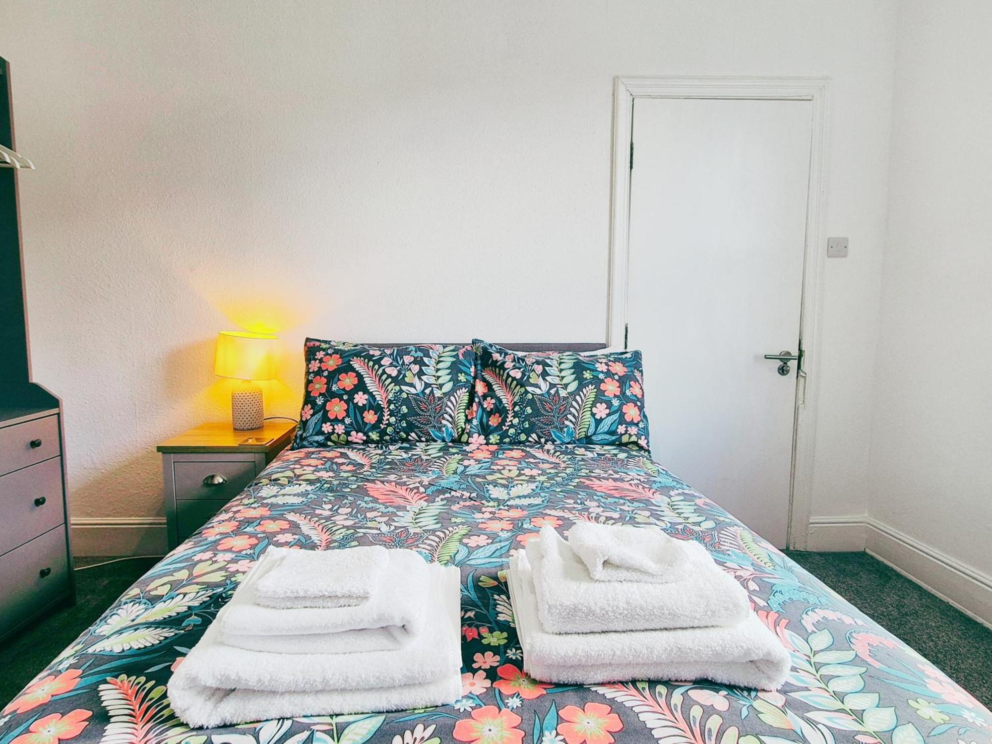 Cozy Room In Modern House Near นอตติงแฮม ภายนอก รูปภาพ